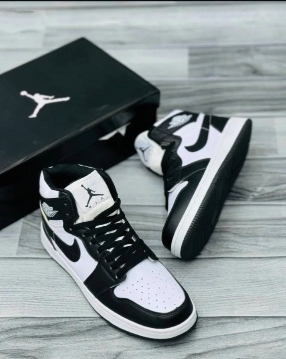 Jordans 1 high | Retro | Black and white