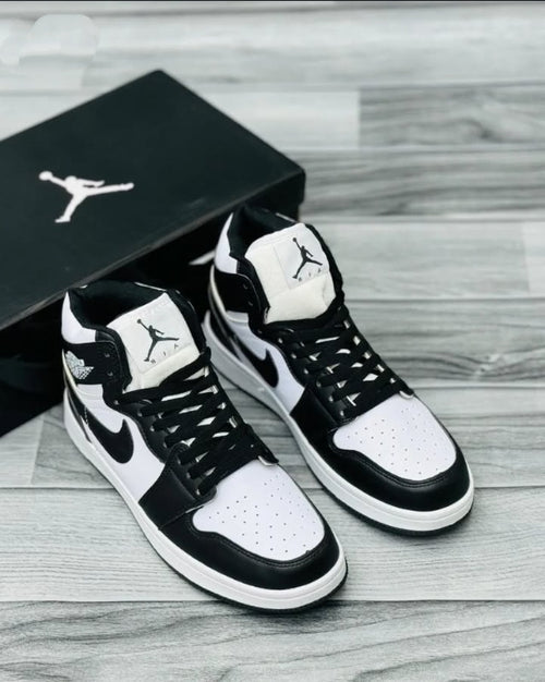 Jordans 1 high | Retro | Black and white