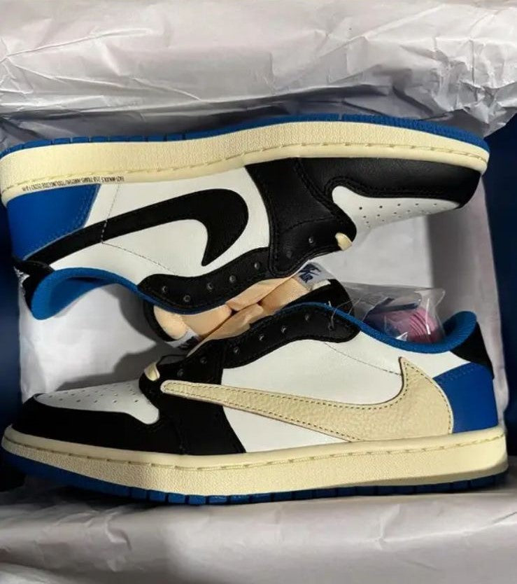 jordans 1 | Travis scott | low | fragments
