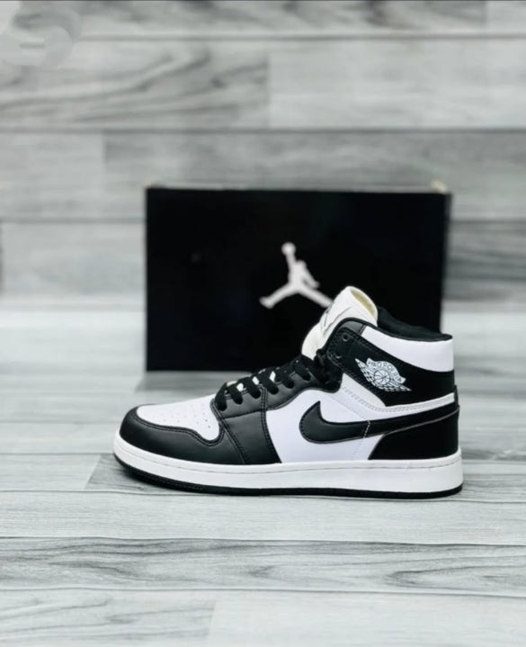 Jordans 1 high | Retro | Black and white
