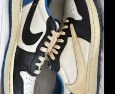 jordans 1 | Travis scott | low | fragments